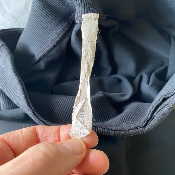 Lululemon Women's Black Capri Yoga Pant Leggings Size 4 - Picture 6 of 11